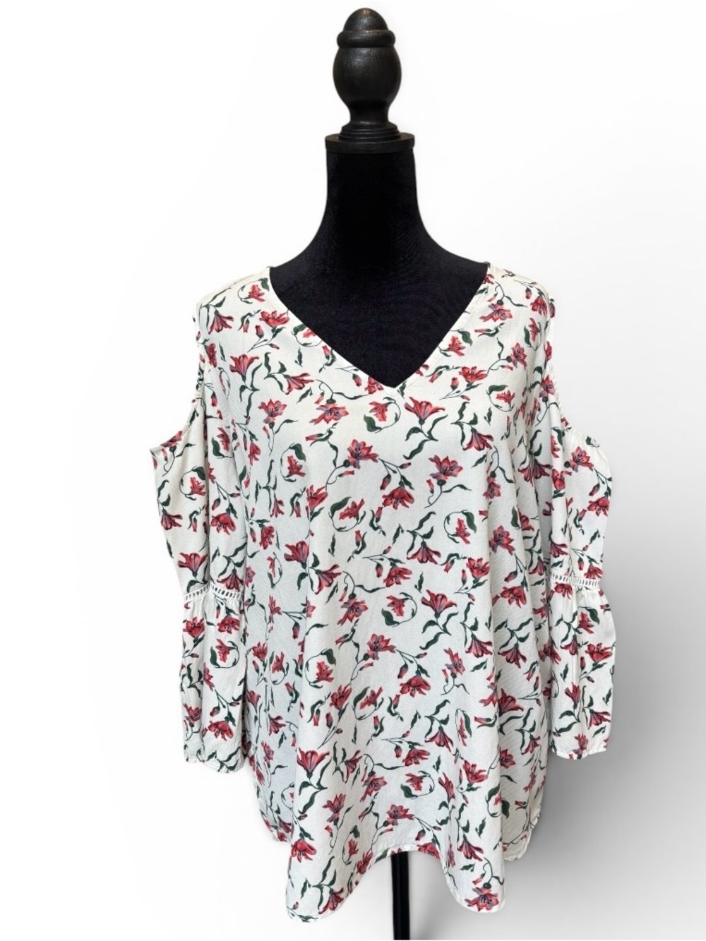 Pleione White V-Neck Cold-Shoulder Top with Pink Floral Print. Size Large